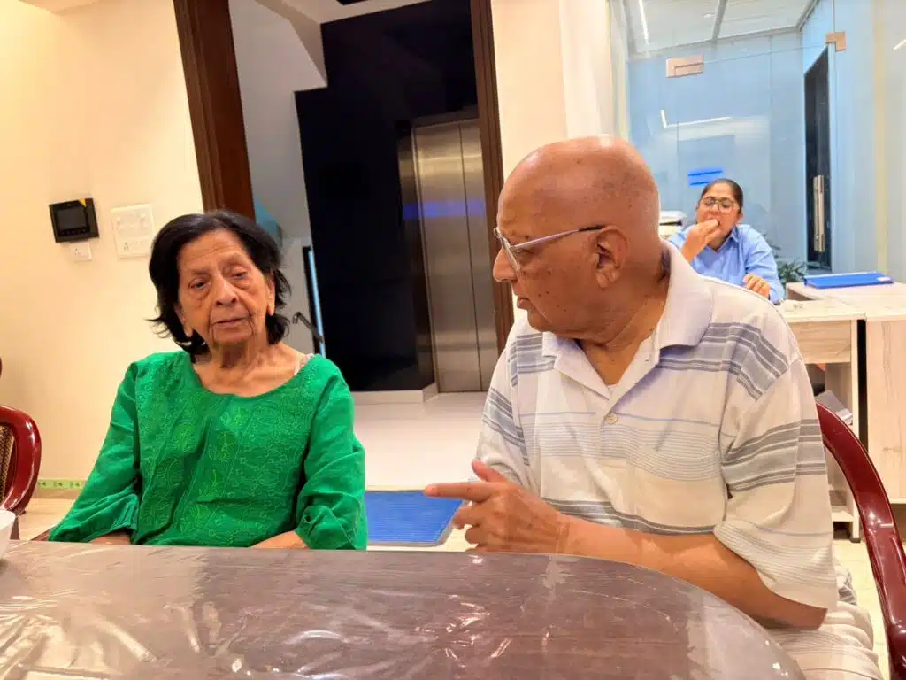 Seniors doing Chitchat at Gracias Living