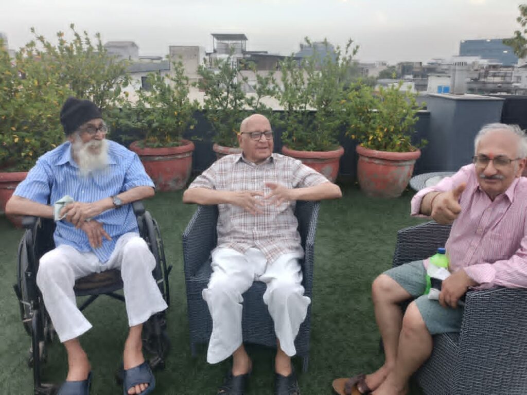 Seniors enjoying life at Gracias Living: Premium Assisted Living in Gurgaon