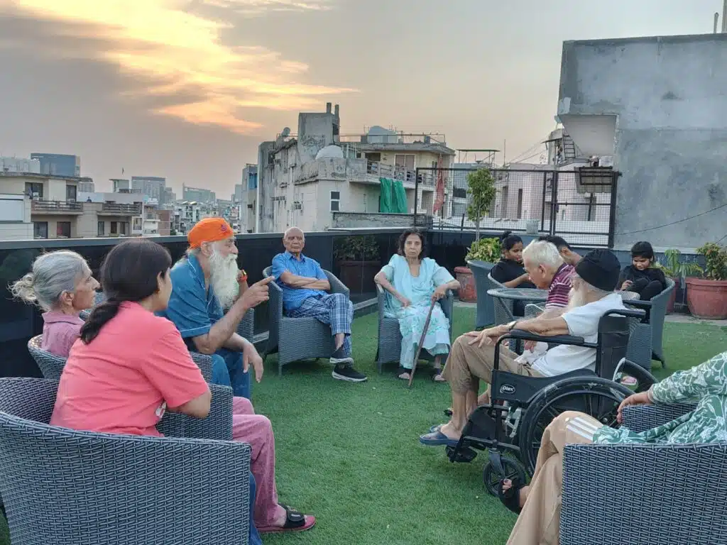 Seniors enjoying at Retirement Home: Gracias Living