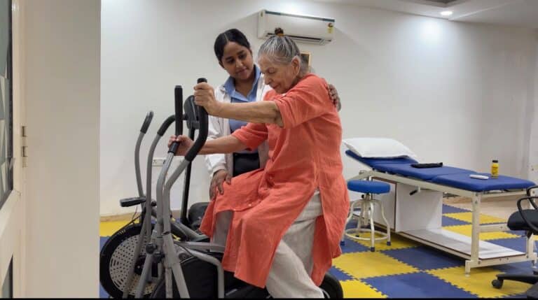 Parkinson Resident having Physiotherapy session at Gracias Living